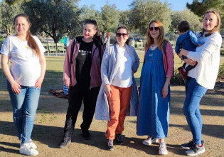 Πόλεμος στην Ουκρανία: Μια γυναίκα στην Ελλάδα βοηθά τις έγκυες πρόσφυγες