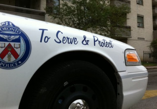 Καναδάς: Συναγερμός στο Τορόντο για ένοπλο με καραμπίνα κοντά σε σχολεία