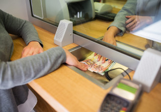 Τι αλλάζει στις συναλλαγές με τις τράπεζες