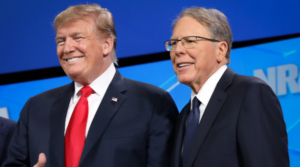 Τραμπ: Θα μιλήσει σε εκδήλωση της ισχυρότερης ένωσης του λόμπι των όπλων λίγες μέρες μετά το μακελειό στο Τέξας