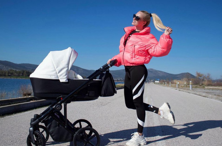 Τζούλια Νόβα: Η νέα της καθημερινότητα με το μωρό στο σπίτι και η αποκάλυψη για τη βάφτιση