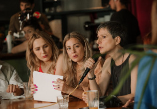 «Δεν είμαστε χομπίστες, είμαστε εργαζόμενοι»: Όλες οι γενιές τραγουδιστών ένωσαν την φωνή τους