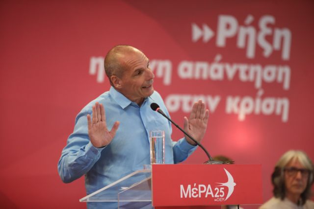 Βαρουφάκης: «Πρώτη φορά ρήξη με την εξουσία της ολίγων και τον αυταρχισμό»