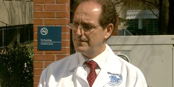 Ο καθηγητής του Harvard, Γ. Βελμάχος, Επίτιμος Διδάκτορας της Ιατρικής Σχολής