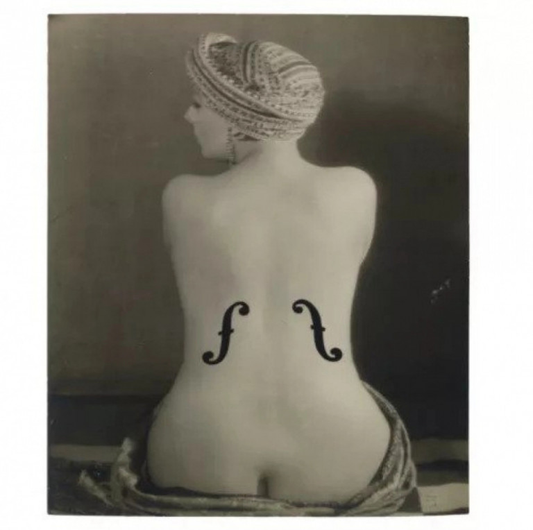 «Το βιολί του Ινγκρές»: Η φωτογραφία του Μαν Ρέι που πουλήθηκε για 12,4 εκατομμύρια δολάρια