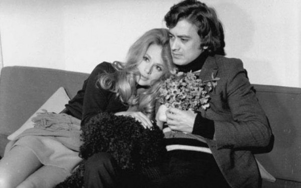 Δέκα άγνωστες σχέσεις επώνυμων Ελλήνων που δεν περίμενες να μάθεις