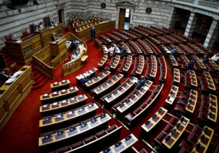 Βουλή: Υπερψηφίστηκαν ο νέος κλιματικός νόμος και η οικονομική ενίσχυση στο ρεύμα μέχρι 600 ευρώ