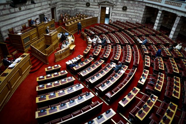 Βουλή: Υπερψηφίστηκαν ο νέος κλιματικός νόμος και η οικονομική ενίσχυση στο ρεύμα μέχρι 600 ευρώ