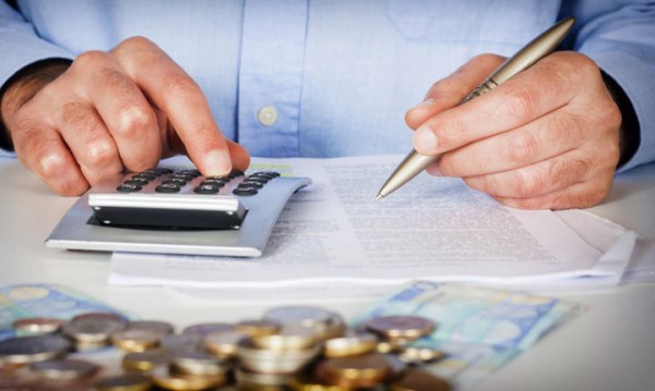 Χατζηδάκης: Μείωση εισφορών κατά μισή μονάδα από την 1η Ιουνίου