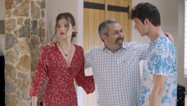 Συμπέθεροι απ’ τα Τίρανα: Νέο σχέδιο για να απομακρυνθούν οι Αλβανοί συμπέθεροι