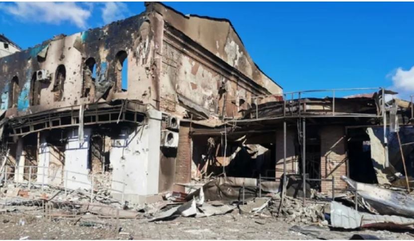 Πόλεμος στην Ουκρανία: Βρέθηκαν 44 πτώματα αμάχων σε συντρίμμια κτιρίου που είχε καταστραφεί τον Μάρτιο