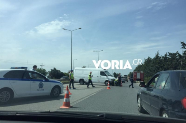 Θεσσαλονίκη: Τετραπλή καραμπόλα στη Μουδανιών – Δύο τραυματίες στο νοσοκομείο