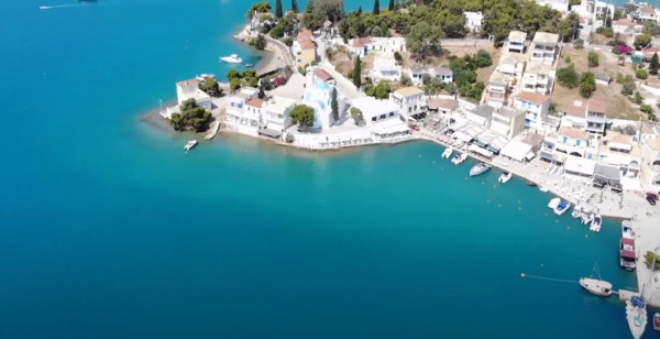 Η ελληνική Ριβιέρα με τιμές… Μονακό