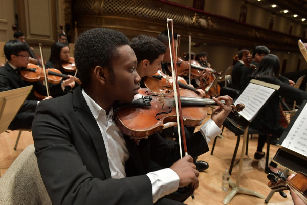 Η Συμφωνική Ορχήστρα Νέων Βοστώνης στο Θέατρο Φρύνιχος των Δελφών