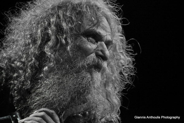 Ο αγαπημένος Ψαραντώνης στη σκιά των Βράχων