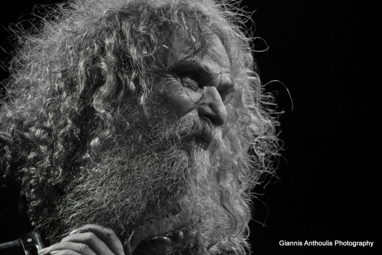 Ο αγαπημένος Ψαραντώνης στη σκιά των Βράχων