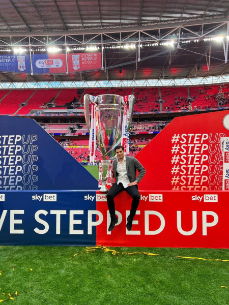 Μιλτιάδης Μαρινάκης: «Τα λέμε στην Premier League»