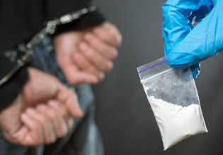 Αποφυλακίζεται με περιοριστικούς όρους το μοντέλο – Πιάστηκε μαζί με τον σύντροφό της με 8 κιλά κοκαΐνης