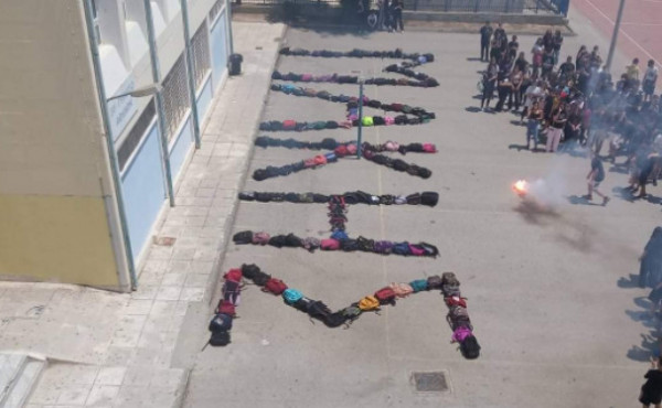 Αυτοκτονία 14χρονου: Κραυγή αγωνίας από την γιαγιά του – «Μπείτε στα σχολεία, βοηθήστε τα παιδιά…»