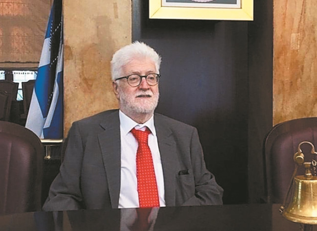 Μωυσής Ελισάφ: «Φύγαμε από τη λακκούβα και την καμένη λάμπα