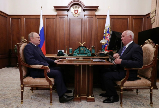 Βλαντιμίρ Πούτιν: Η τρομακτική φωτογραφία που έβαλε «φωτιά» στις φήμες για τον καρκίνο