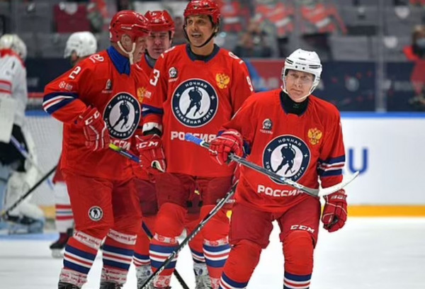 Βλαντιμίρ Πούτιν: «Φουντώνουν» οι φήμες για την υγεία του – Έχασε τον αγαπημένο του αγώνα χόκεϊ