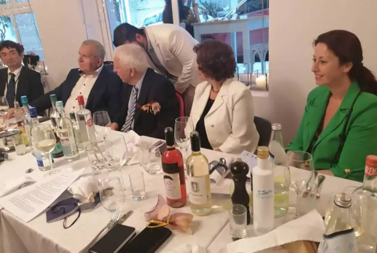 Ο Μουτζούρης, το δείπνο και ο τούρκος πρέσβης