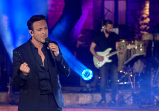 Σπίτι με το MEGA: Ο Κωνσταντίνος Χριστοφόρου «κλείνει» τη σεζόν με το απόλυτο μουσικό πάρτι