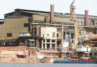 ΣΥΡΙΖΑ: Να αποσυρθεί η τροπολογία που οδηγεί σε μαζική απόλυση τους εργαζόμενους της ΛΑΡΚΟ