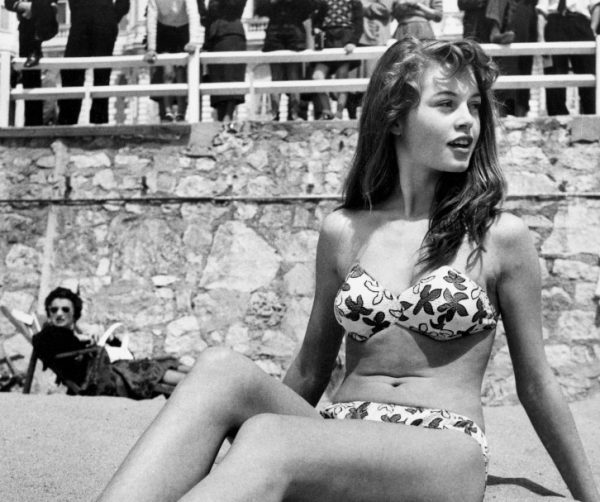 Μπικίνι: Η άγνωστη ιστορία του εμβληματικού μαγιό που αγαπήθηκε και πολεμήθηκε όσο τίποτα