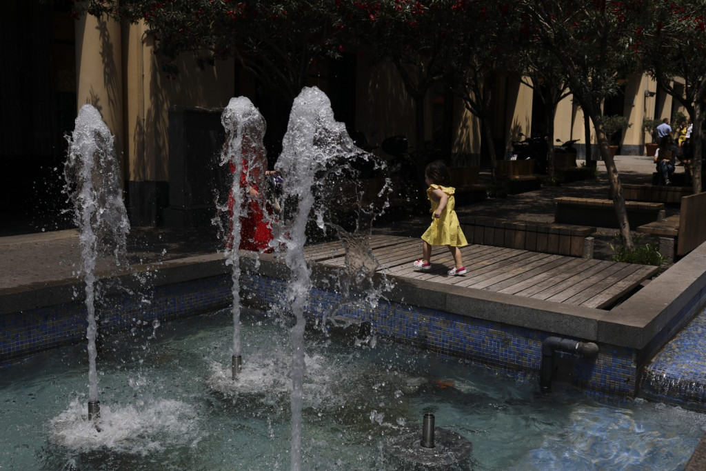 Καιρός: Η θερμοκρασία «άγγιξε» τους 40 βαθμούς – Ποιες περιοχές «κάηκαν»