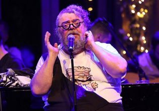 Ο Σταμάτης Κραουνάκης στο Θέατρο Άλσος για μια μοναδική εμφάνιση