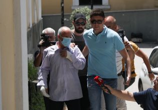 Γυναικοκτονία στο Κουκάκι: «Καίνε» τον 55χρονο δράστη τα παιδιά του