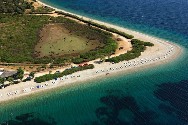 Άγιος Δημήτριος: Μια από τις πιο όμορφες παραλίες της Αλοννήσου