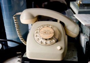 «Πάρε το μηδέν» – 20 φράσεις που δεν θα ξαναπούμε ποτέ στη ζωή μας