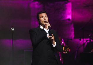 Μάριος Φραγκούλης στο in: Mε το τραγούδι μπορούμε να βοηθήσουμε τη χώρα στις δύσκολες στιγμές