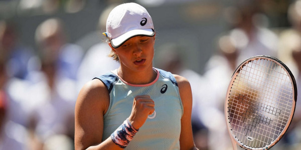 Roland Garros: Έπαθε… πλάκα με τον Λεβαντόφσκι η Σβίατεκ