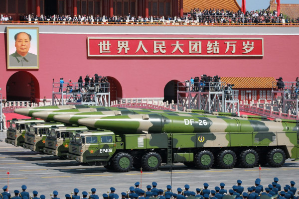 Η Κίνα αναπτύσσει πυρηνικά μόνο για αυτοάμυνα δηλώνει ο υπουργός Άμυνας