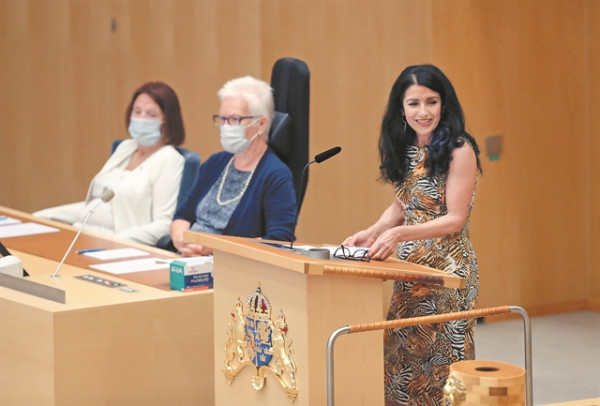 Μια Κούρδισα στη Σουηδία τρελαίνει τον Ταγίπ Ερντογάν