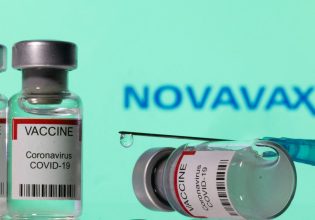 Κοροναϊός: Εγκρίθηκε και για εφήβους το πρωτεϊνικό εμβόλιο της Novavax