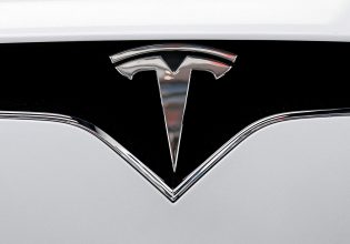 Tesla: Νέα αύξηση τιμών στις ΗΠΑ λόγω του ακριβού λιθίου