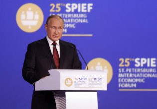 Πούτιν: Δριμύ «κατηγορώ» για τη Δύση από την Αγία Πετρούπολη