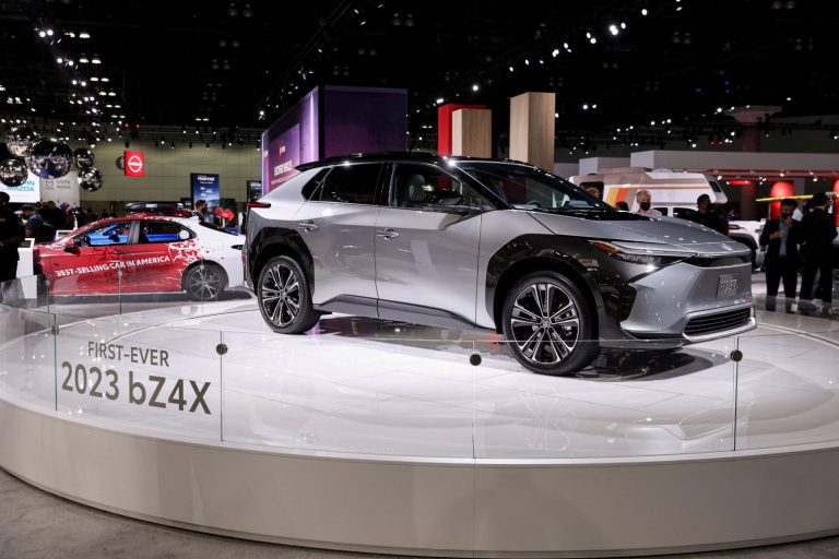 Ηλεκτροκίνηση: Toyota και Subaru σε «εξευτελιστική» ανάκληση των πρώτων μοντέλων τους