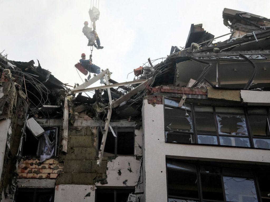 Ουκρανία: Επιστρέφει ο εφιάλτης στο Κίεβο; – Ένας νεκρός και πέντε τραυματίες ο απολογισμός από την πυραυλική επίθεση