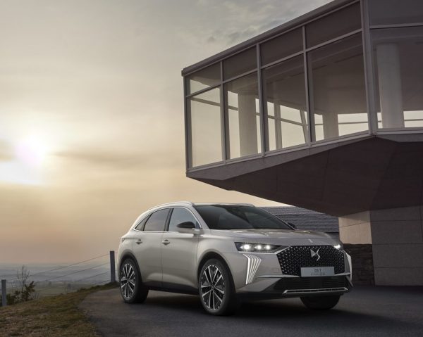 DS 7: Αντεπίθεση κορυφής