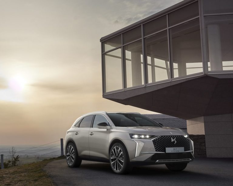 DS 7: Αντεπίθεση κορυφής