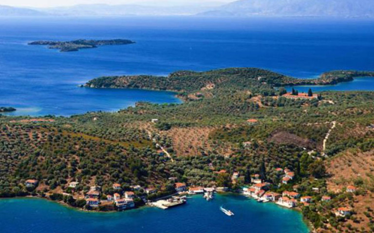 Παλαιό Τρικέρι: Το «Νησί της Παναγίας»  για ήσυχες διακοπές με 15 ευρώ την ημέρα