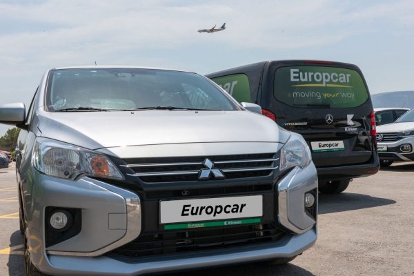 Αυτοκίνητο με… συνδρομή: Η νέα τάση στην οδήγηση που κατακτά την Ευρώπη και την Ελλάδα