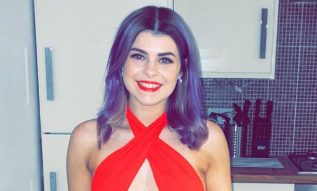 Σκωτία: 22χρονη βρήκε τη δουλειά των ονείρων της – Πληρώνεται για να βλέπει βίντεο ερωτικού περιεχομένου