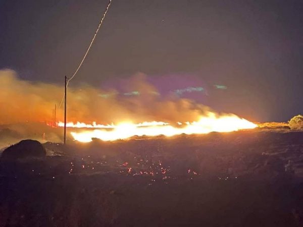 Μεγάλη φωτιά στην Πάρο – Ορατή μέχρι τη Νάξο [εικόνες & βίντεο]